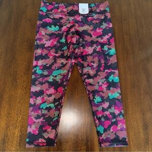 XERSION NWT Black Camo Capri Yoga Pants 7/8 Leggings Size Large